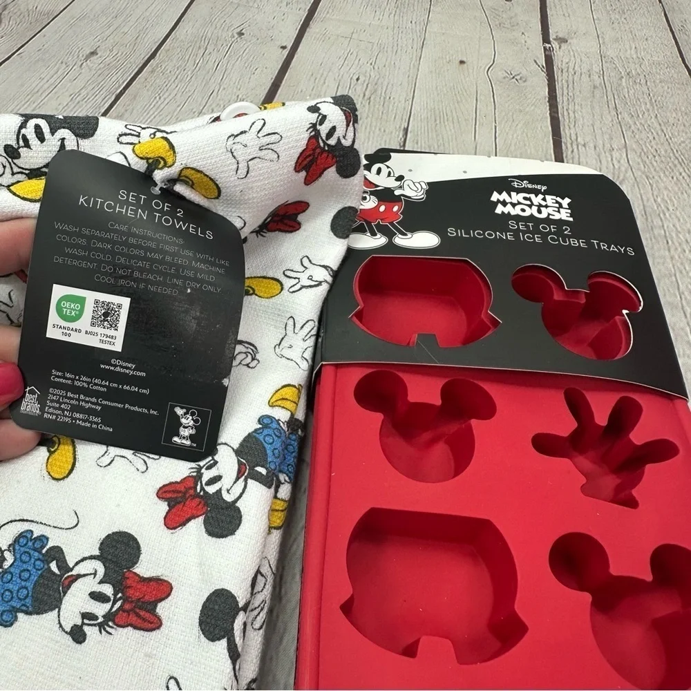 NWT Disney Mickey minnie Mouse graphic cotton kitchen towel set with 2 ice trays